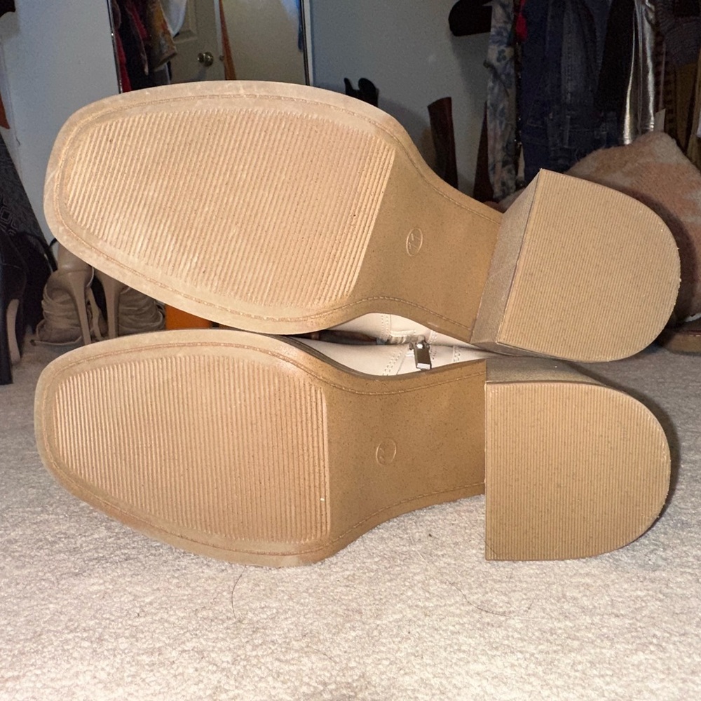 Universal Thread Jenna Booties - Picture 9 of 9